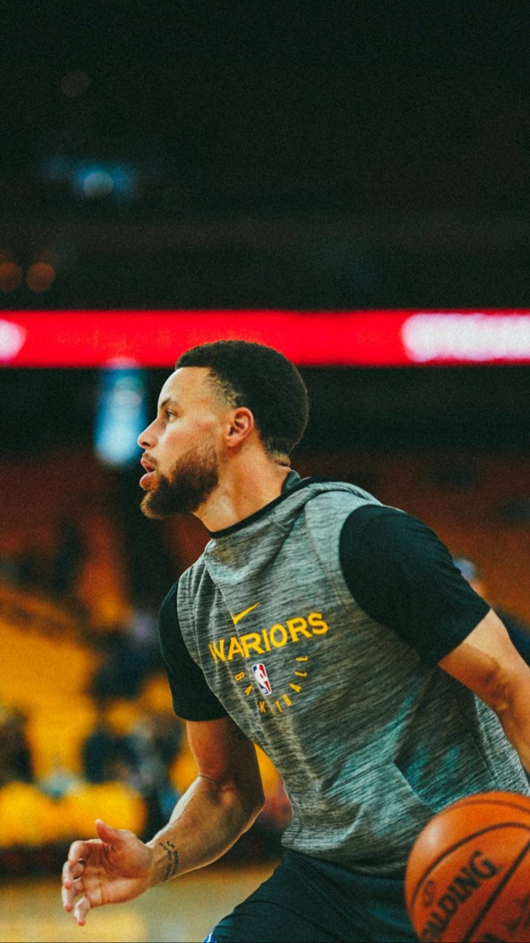 那个受伤倒地的瞬间让人揪心（受伤倒地的一幕令人揪心）