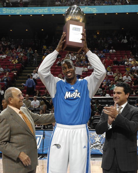 足球世界杯官方公布首批裁判名单，引发讨论（世界杯官宣首批裁判名单，掀起热议）