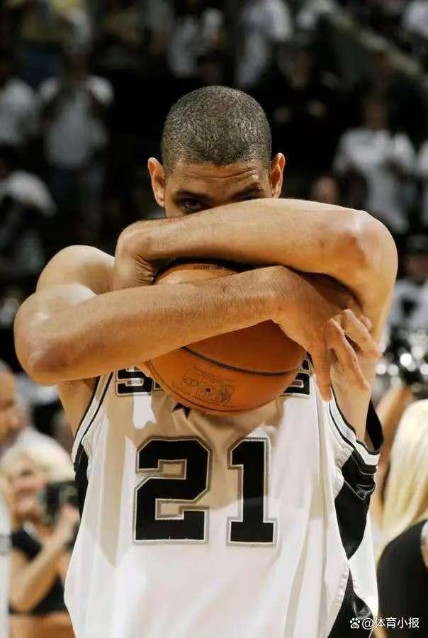 休赛期重要引援！崔晓龙首进上海男篮常规赛12人（休赛期重磅补强！崔晓龙首次入选上海男篮常规赛12人名单）