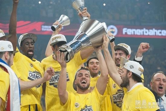 NBA每日最佳：爱德华兹空砍40+9，奎因33+三双生涯之夜（NBA今日最佳：爱德华兹轰40+9仍无奈吞败，奎因33分三双上演生涯之夜）