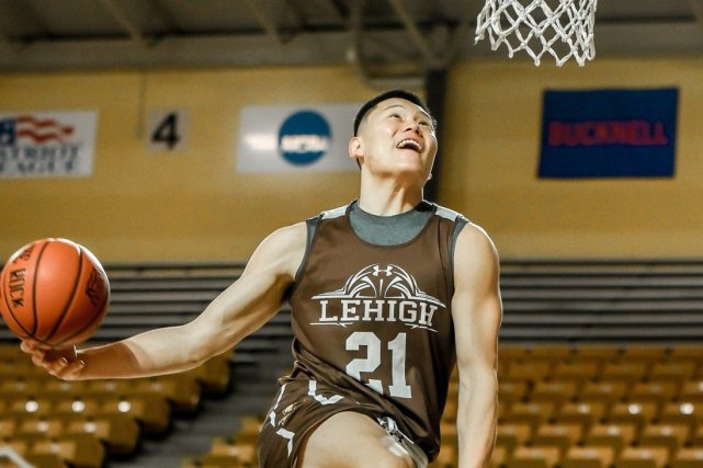 36人官方：拉科塞维奇遭遇禁赛缺席对阵国王，琼斯代替其出战（36人官宣：拉科塞维奇因禁赛缺席战国王，琼斯将顶替出战）