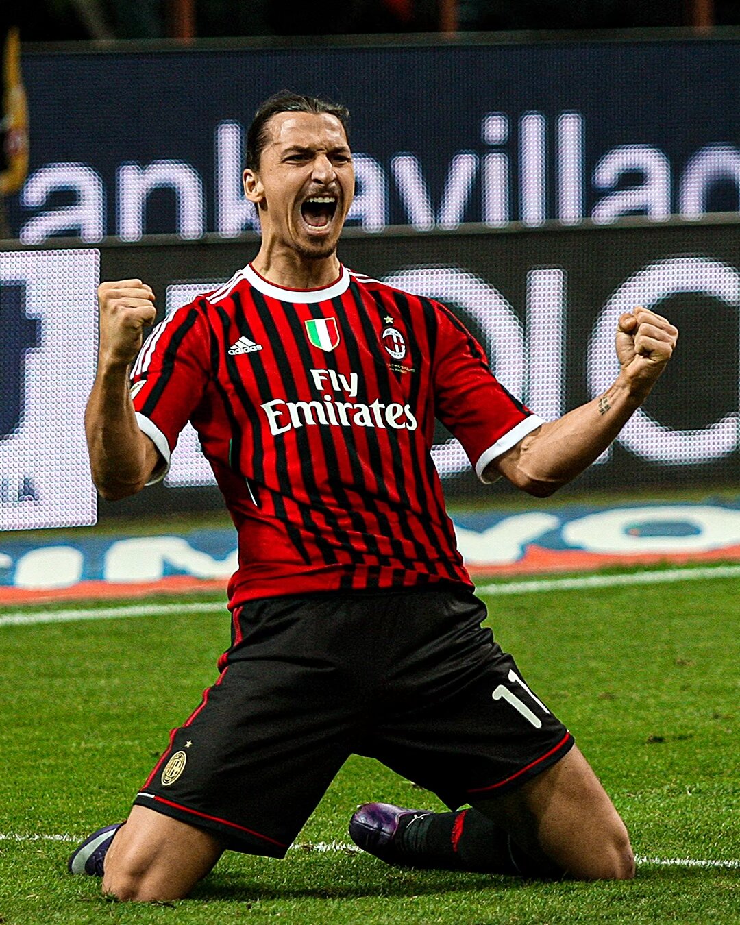 2-0！开场破门+补时补刀 核心+中卫双双伤退 13.1亿豪门17场不败（2-0！开场闪击+补时锁定胜局 核心与中卫双伤退，13.1亿豪门17场不败）