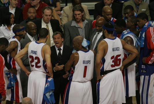 中国女足2-3苏格兰女足，张琳艳、吴澄舒互相传射，豪厄特吊射双响（中国女足2-3惜败苏格兰，张琳艳吴澄舒互相传射，豪厄特吊射梅开二度）