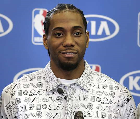 12月2日缺阵至今的布克将在今天复出，跟腱受伤的狄龙也会出战（布克今日复出终结自12月2日起的缺阵，跟腱受伤的狄龙亦将出战）