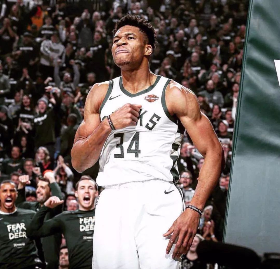 马尔基尼奥斯：巴西阵容依然很强，想和内马尔一起参加世界杯（马尔基尼奥斯：巴西阵容依旧强劲，盼与内马尔携手征战世界杯）