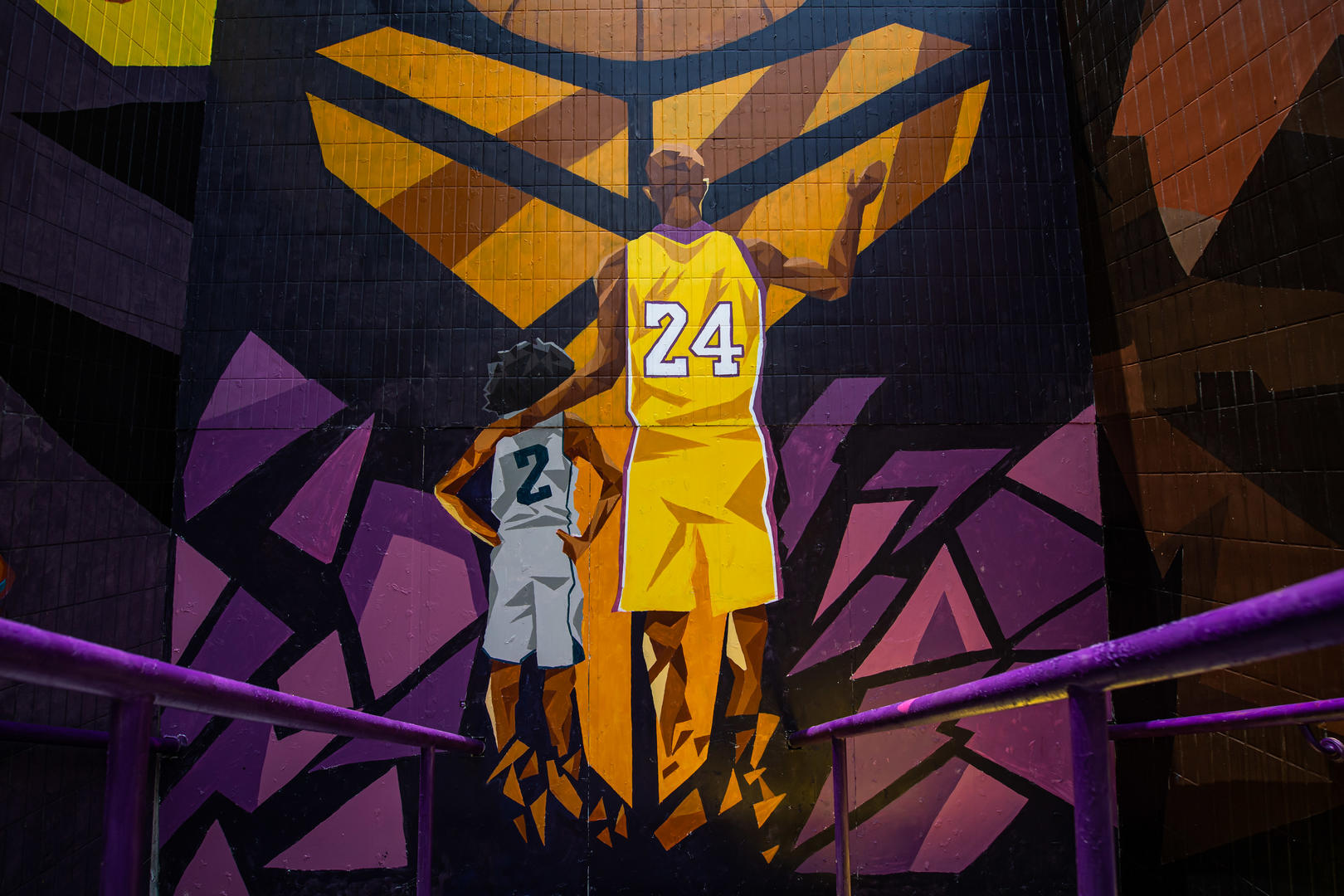 拜仁连续20场德甲进球超过2球，追平13／14赛季瓜帅的纪录（拜仁德甲已连续20场单场至少进3球，追平13／14赛季瓜帅纪录）