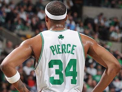 凯利这个被动，连着几次找霍伊伦最后还是没找到，（凯利过于被动，屡次寻霍伊伦仍无果）