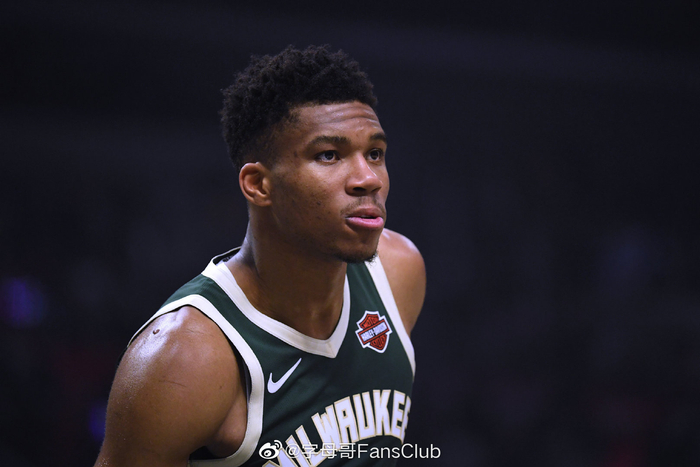 执教生涯意甲拿到1000分，斯帕莱蒂成历史第五人（斯帕莱蒂意甲执教积分破千，历史排名第五）