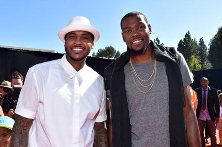 篮球勇士球星单场命中三分刷新纪录（勇士球星单场三分命中数刷新纪录）