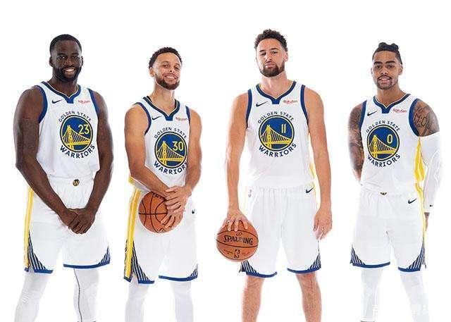 库蒂尼奥为小儿子庆祝生日，一家人身穿他效力过球队的球衣（库蒂尼奥为幼子庆生，全家穿上他曾效力球队的球衣）