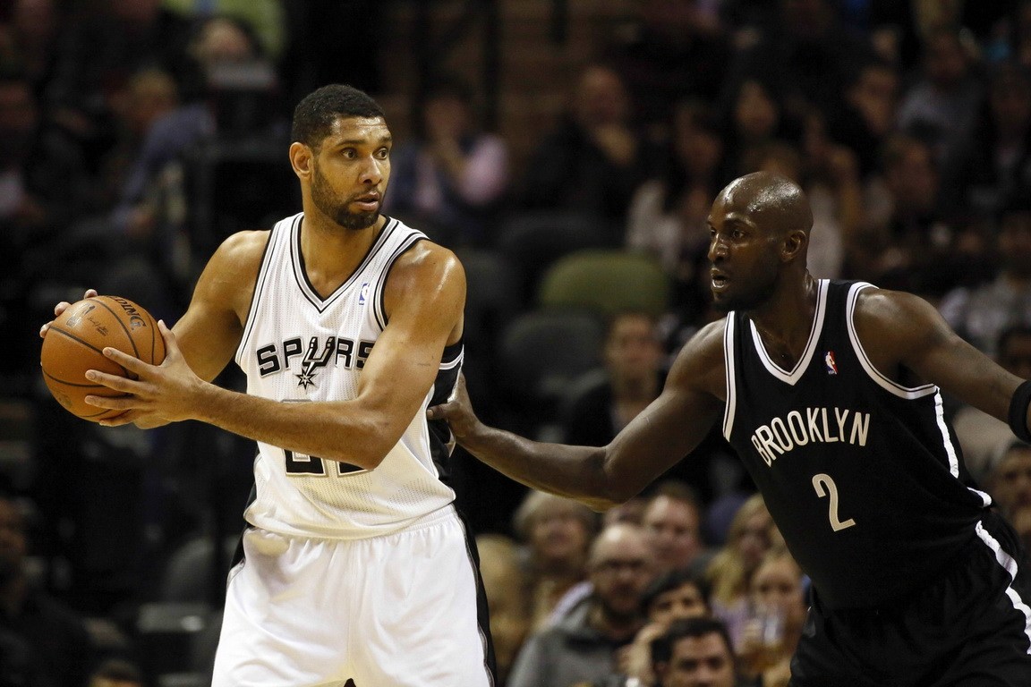 生涯10000板里程碑！戈贝尔7投5中得11分18板3助 前场篮板有6个（里程碑夜！戈贝尔生涯篮板破万，7投5中拿11分18板3助，前场篮板6个）