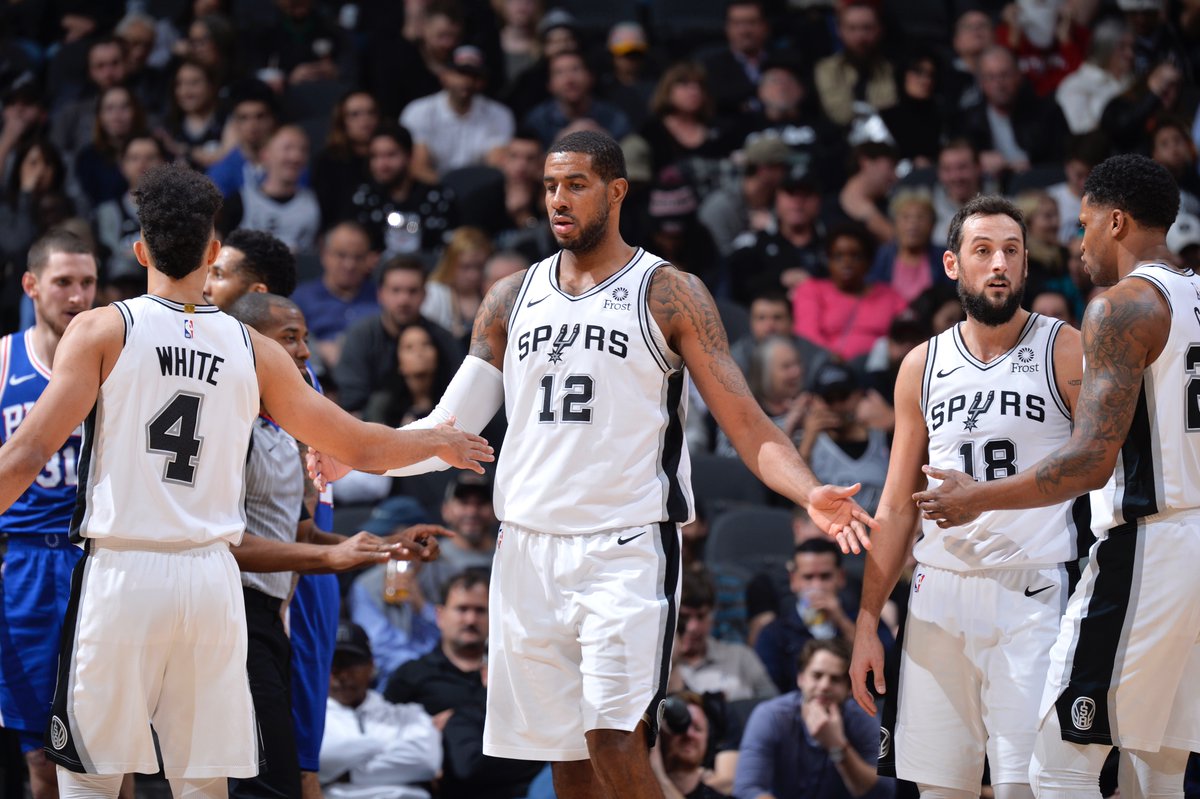 西超杯-亚马尔破门姆巴佩建功 巴萨5-2皇马夺冠（西超杯：亚马尔破门、姆巴佩建功，巴萨5-2击败皇马捧杯）