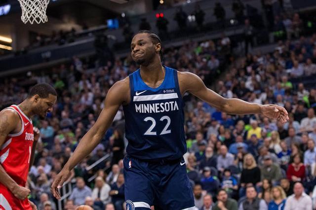 杰伦·约翰逊：专注自我，成就历史第二快三双时刻（杰伦·约翰逊心无旁骛，缔造史上第二快三双时刻）